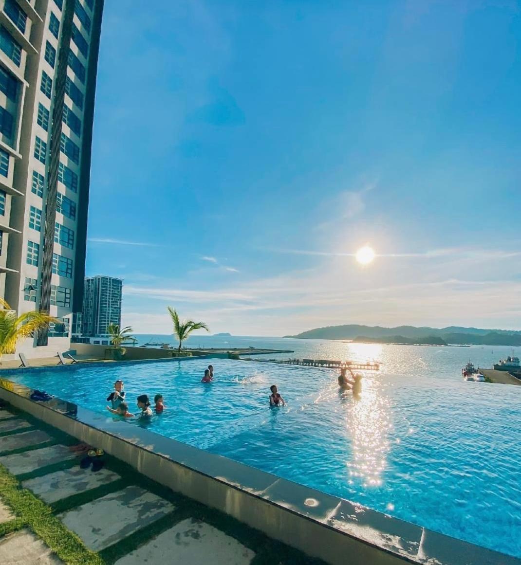 Seaview Luxury Condo Homestay 2Bed 2Bath Jesselton Quay By R2 Residence Kota Kinabalu Exteriör bild