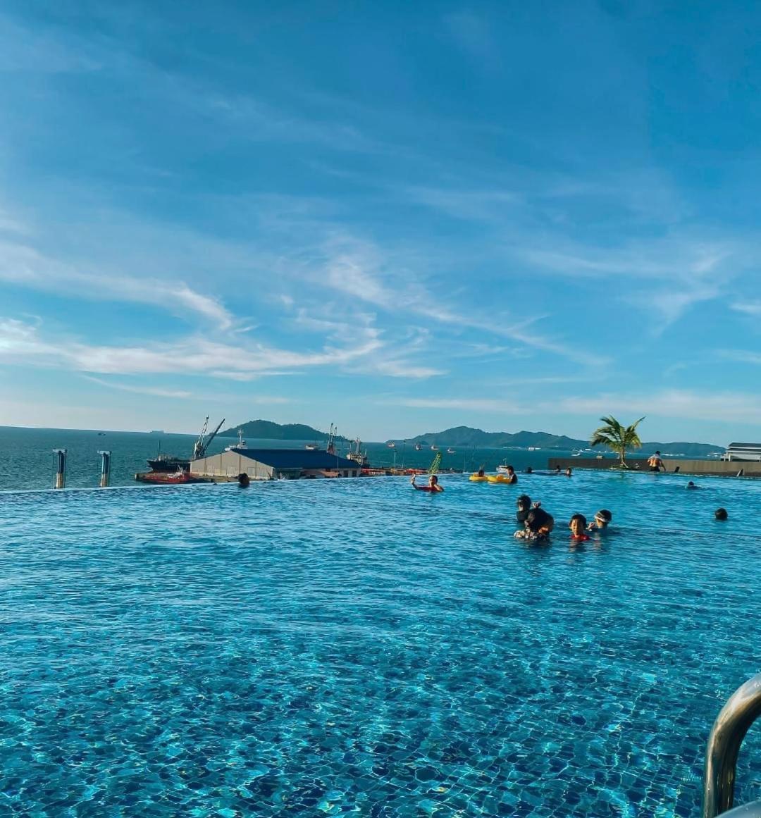 Seaview Luxury Condo Homestay 2Bed 2Bath Jesselton Quay By R2 Residence Kota Kinabalu Exteriör bild